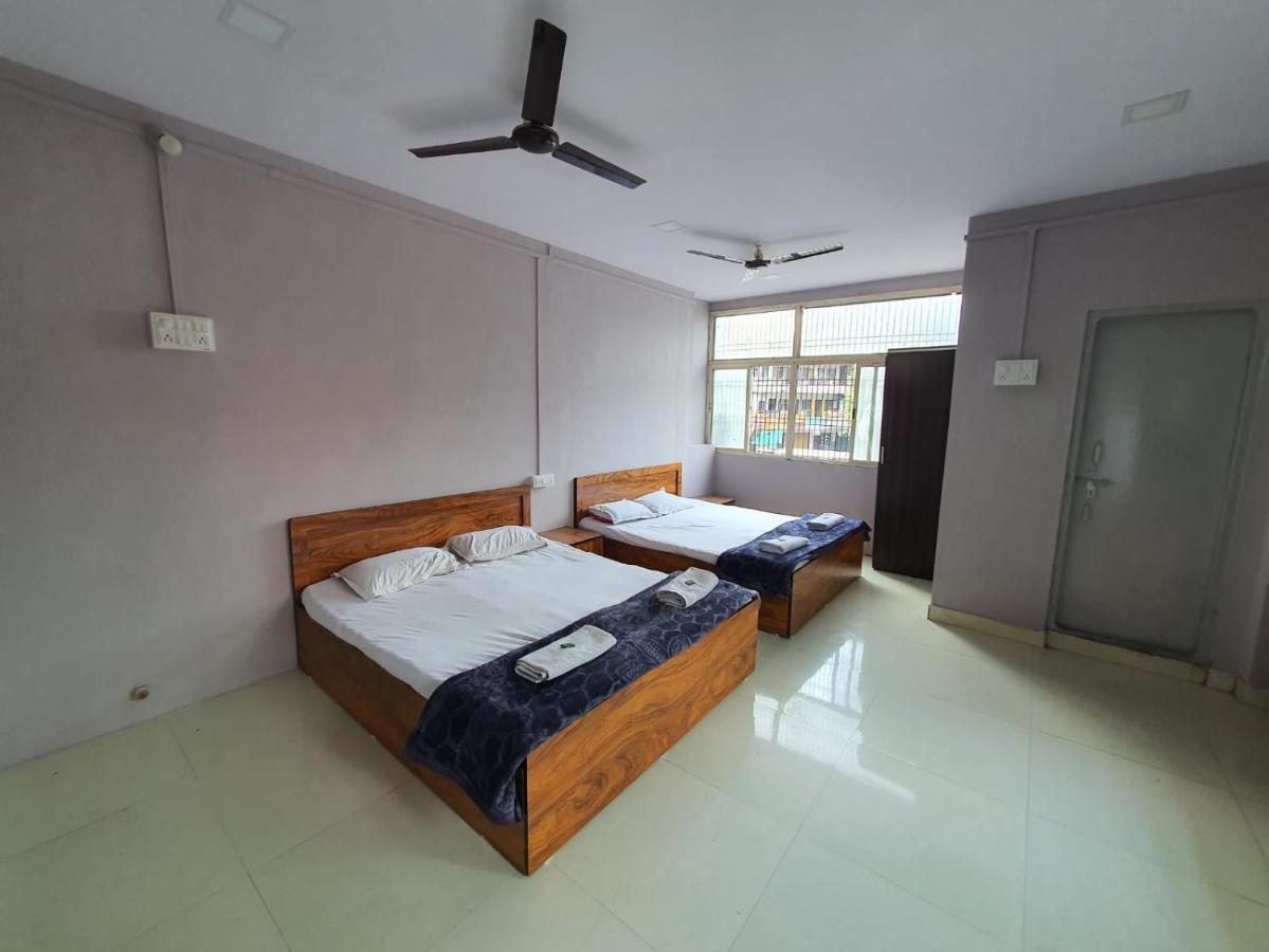 Hotel Family Stay Beside Railway Station Aurangabad  Eksteriør billede