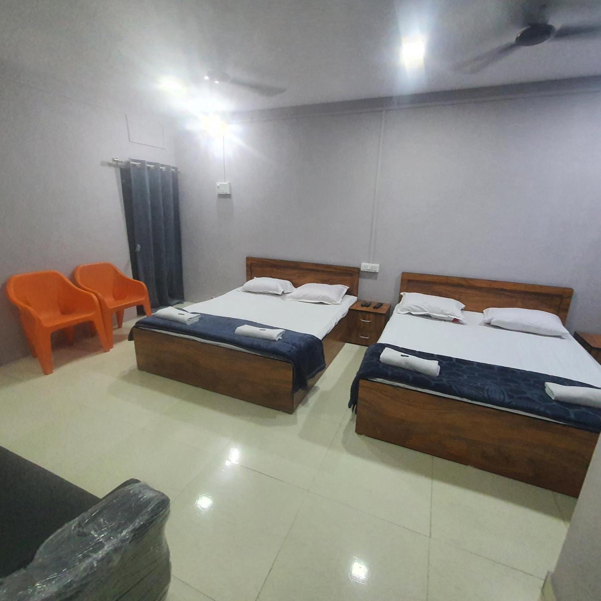 Hotel Family Stay Beside Railway Station Aurangabad  Eksteriør billede