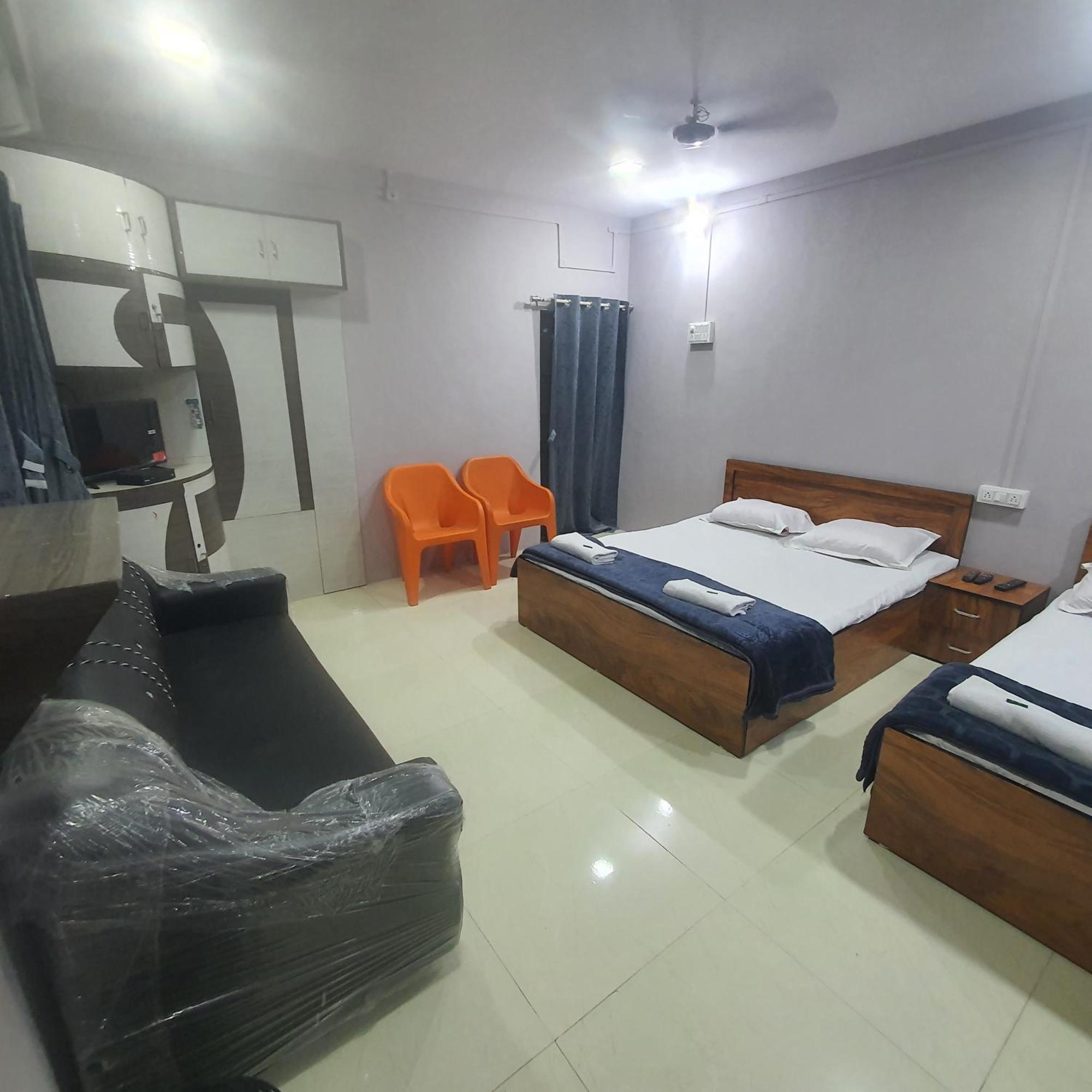 Hotel Family Stay Beside Railway Station Aurangabad  Eksteriør billede
